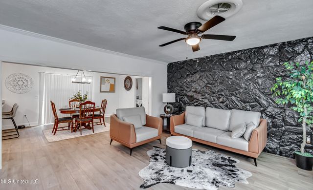 667 Queen Circle, Jackson, MS 39209