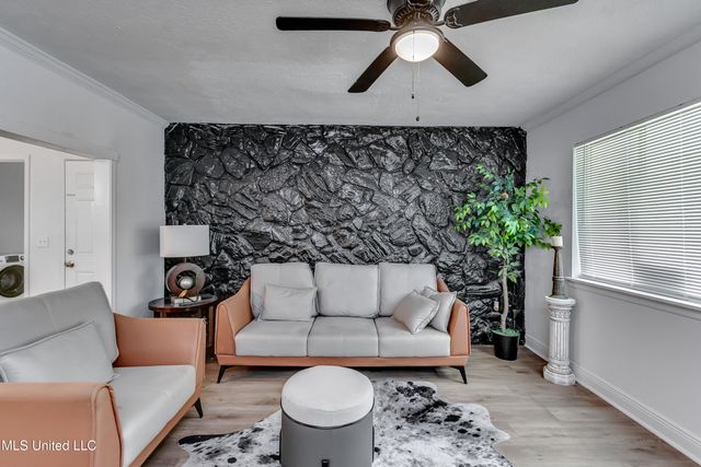 667 Queen Circle, Jackson, MS 39209