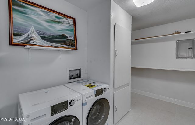 667 Queen Circle, Jackson, MS 39209