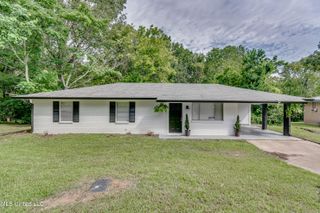 667 Queen Circle, Jackson, MS 39209