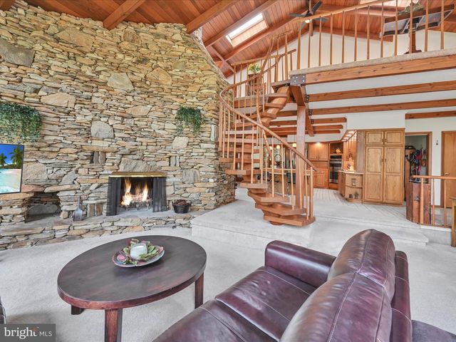 8 HICKORY LANE, Temple, PA 19560