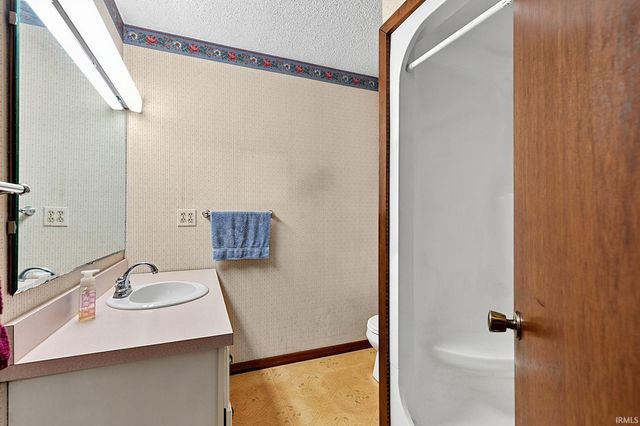 662 N 700 West, Tipton, IN 46072
