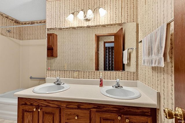 662 N 700 West, Tipton, IN 46072