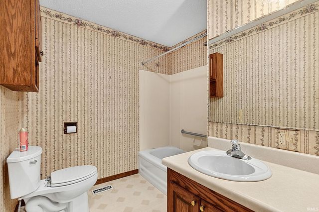 662 N 700 West, Tipton, IN 46072