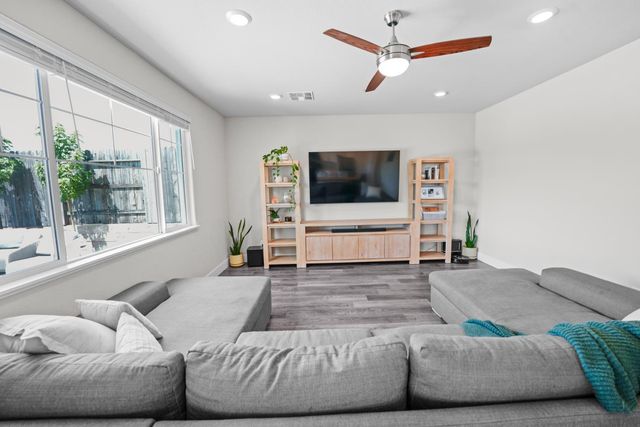 499 Red Sand Ct, Rocklin, CA 95765