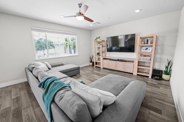 499 Red Sand Ct, Rocklin, CA 95765