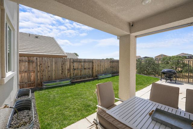 499 Red Sand Ct, Rocklin, CA 95765