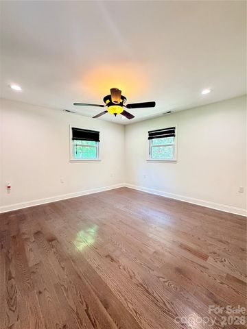 6081 Cambridge Drive, Harrisburg, NC 28075