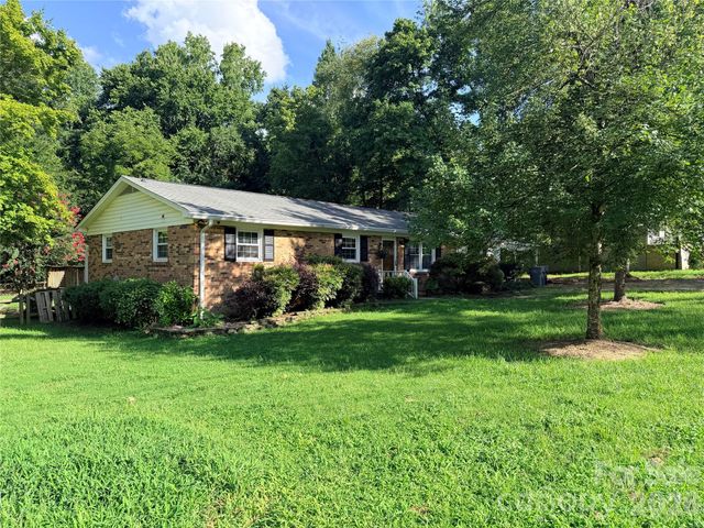 6081 Cambridge Drive, Harrisburg, NC 28075