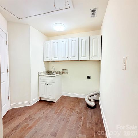 6081 Cambridge Drive, Harrisburg, NC 28075