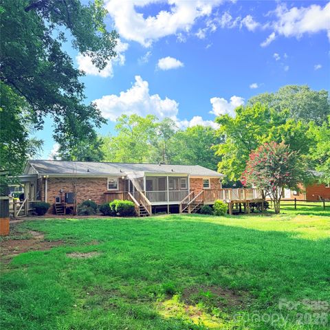 6081 Cambridge Drive, Harrisburg, NC 28075