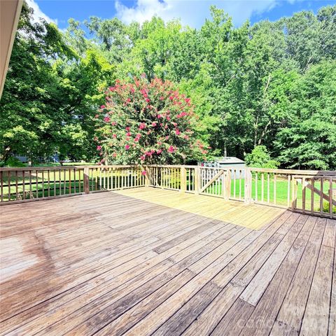 6081 Cambridge Drive, Harrisburg, NC 28075