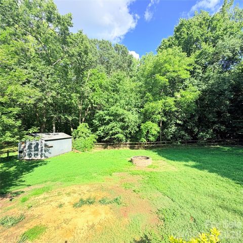 6081 Cambridge Drive, Harrisburg, NC 28075