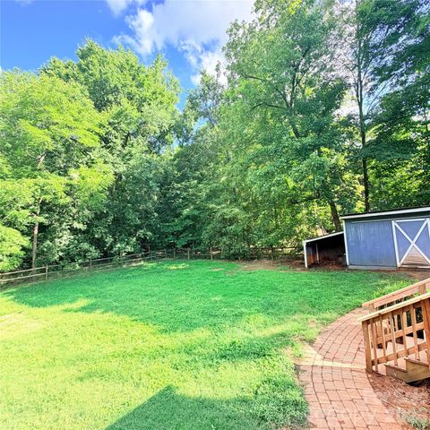 6081 Cambridge Drive, Harrisburg, NC 28075