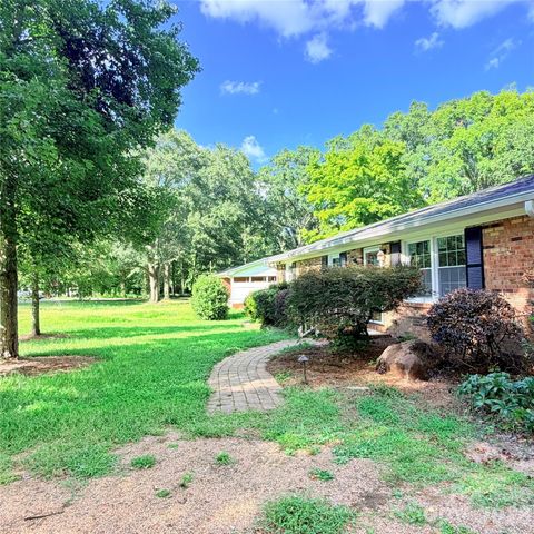 6081 Cambridge Drive, Harrisburg, NC 28075