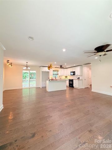6081 Cambridge Drive, Harrisburg, NC 28075