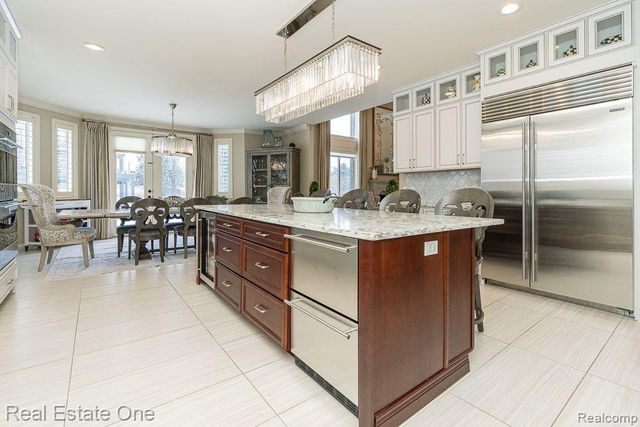 3960 Harvest Creek Court, Oakland Twp, MI 48306