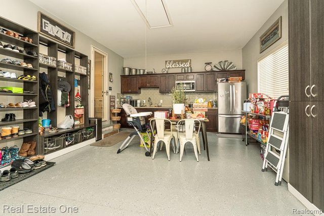 3960 Harvest Creek Court, Oakland Twp, MI 48306