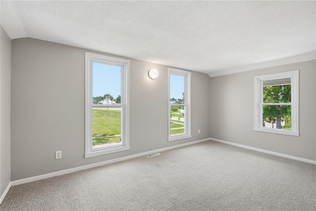 1405 5th Avenue, Marion, IA 52402