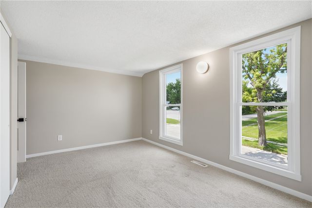 1405 5th Avenue, Marion, IA 52402