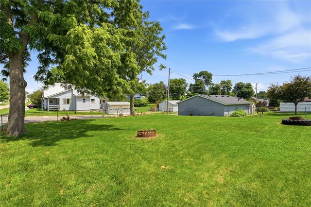 1405 5th Avenue, Marion, IA 52402