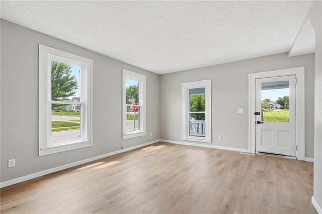 1405 5th Avenue, Marion, IA 52402
