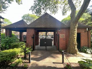 118-66 Metropolitan Avenue 6J, Kew Gardens, NY 11415