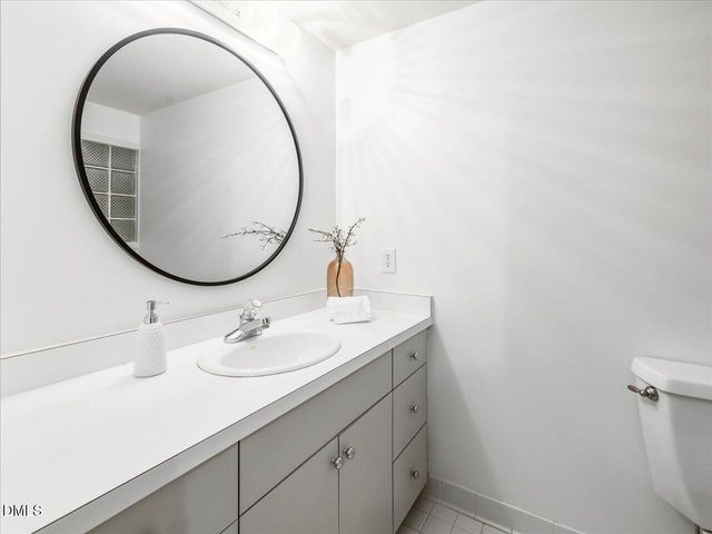 5420 Lake Edge Drive, Holly Springs, NC 27540