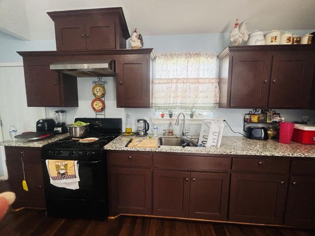 21201 South Street, New Caney, TX 77357