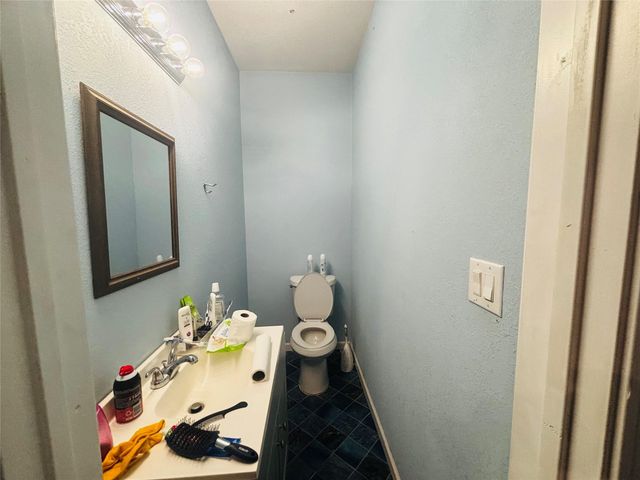 21201 South Street, New Caney, TX 77357