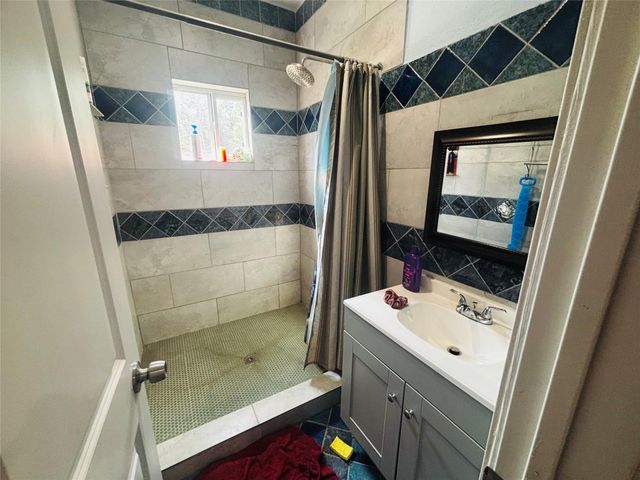 21201 South Street, New Caney, TX 77357