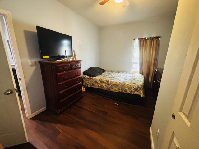 21201 South Street, New Caney, TX 77357