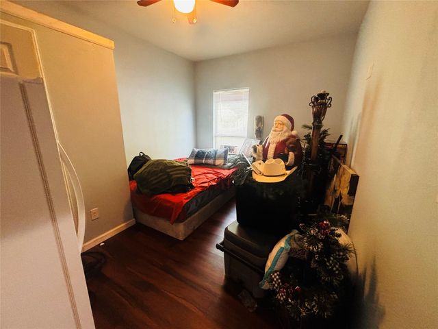 21201 South Street, New Caney, TX 77357