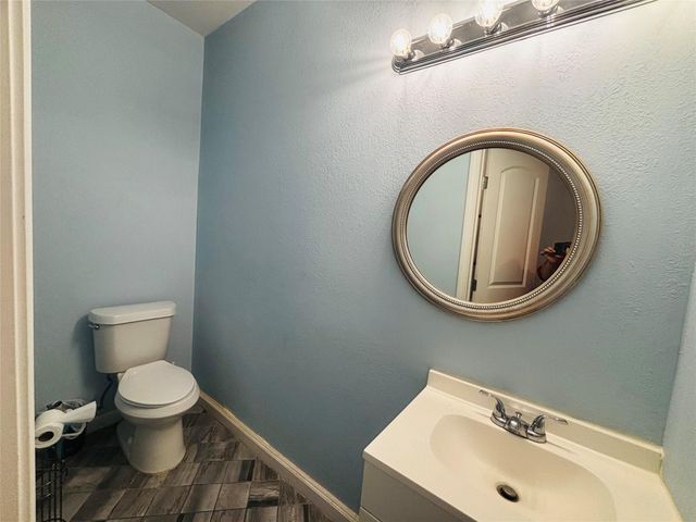 21201 South Street, New Caney, TX 77357