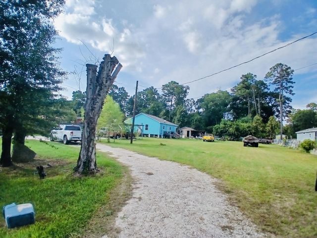 21201 South Street, New Caney, TX 77357