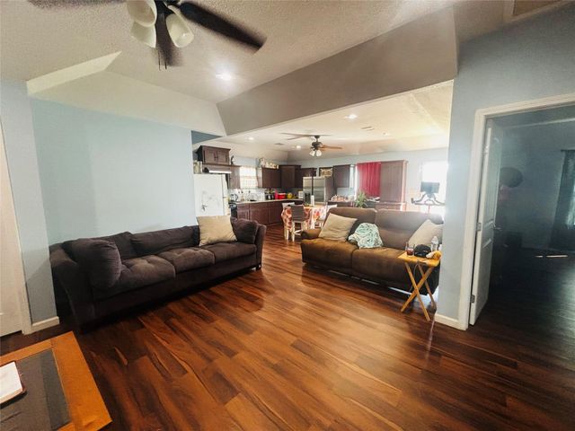21201 South Street, New Caney, TX 77357