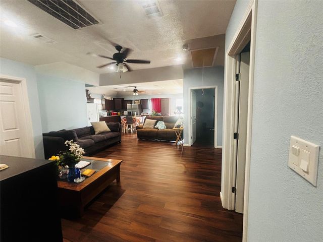 21201 South Street, New Caney, TX 77357
