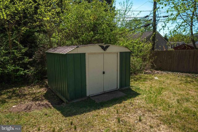 18 MULBERRY LN, Plymouth Meeting, PA 19462