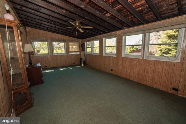 18 MULBERRY LN, Plymouth Meeting, PA 19462