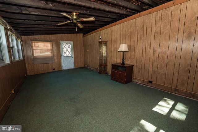 18 MULBERRY LN, Plymouth Meeting, PA 19462