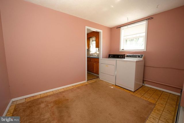 18 MULBERRY LN, Plymouth Meeting, PA 19462