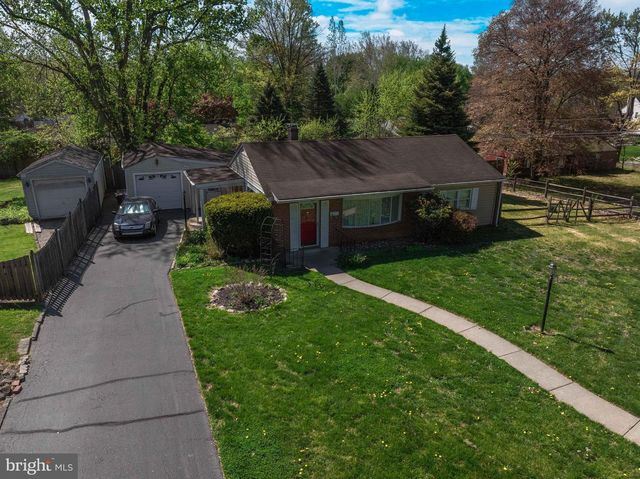 18 MULBERRY LN, Plymouth Meeting, PA 19462