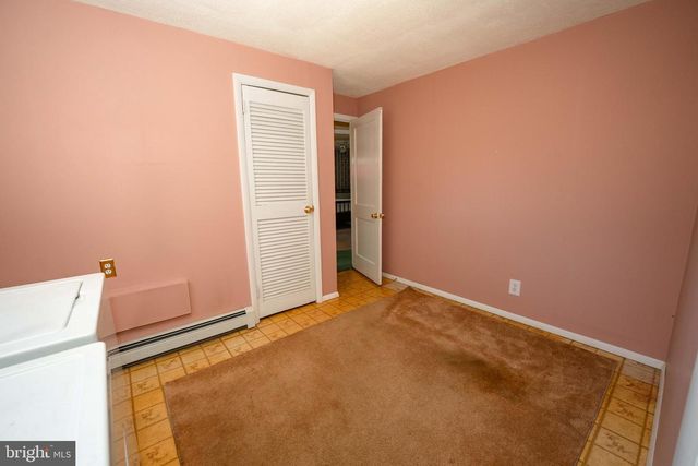 18 MULBERRY LN, Plymouth Meeting, PA 19462