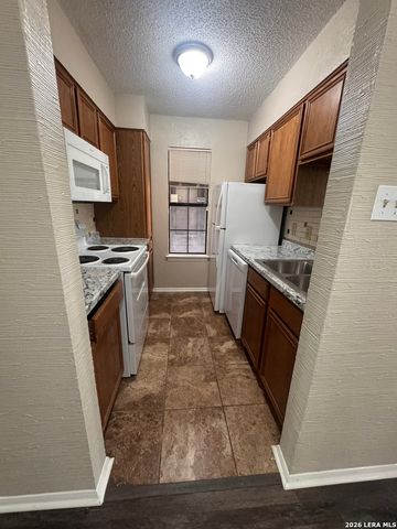 4212 Medical Dr Unit 423, San Antonio, TX 78229