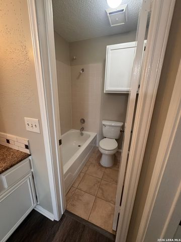 4212 Medical Dr Unit 423, San Antonio, TX 78229