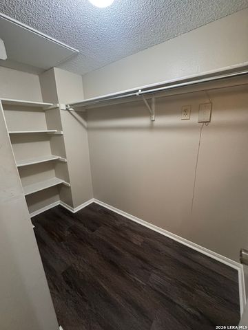 4212 Medical Dr Unit 423, San Antonio, TX 78229