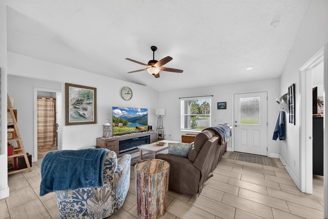58 Providence Ln, Palm Coast, FL 32164