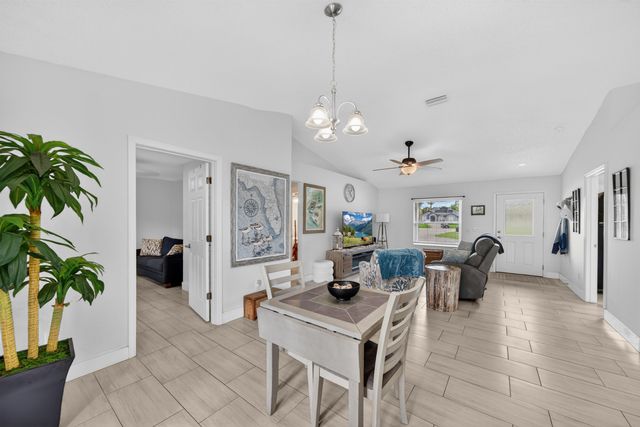 58 Providence Ln, Palm Coast, FL 32164