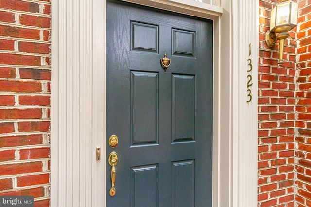1323 N BARTON ST, Arlington, VA 22201