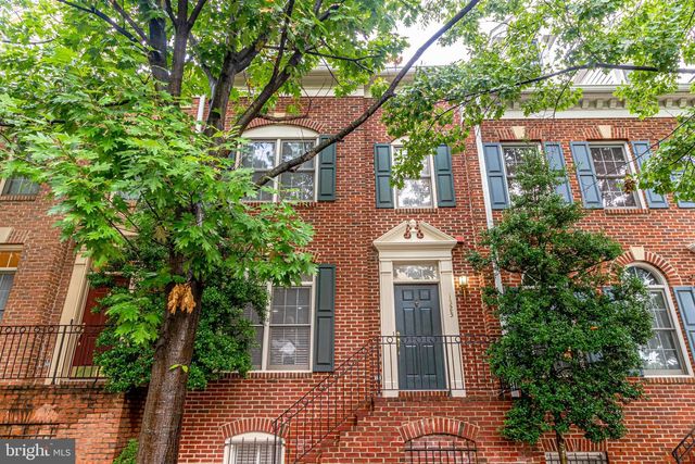 1323 N BARTON ST, Arlington, VA 22201
